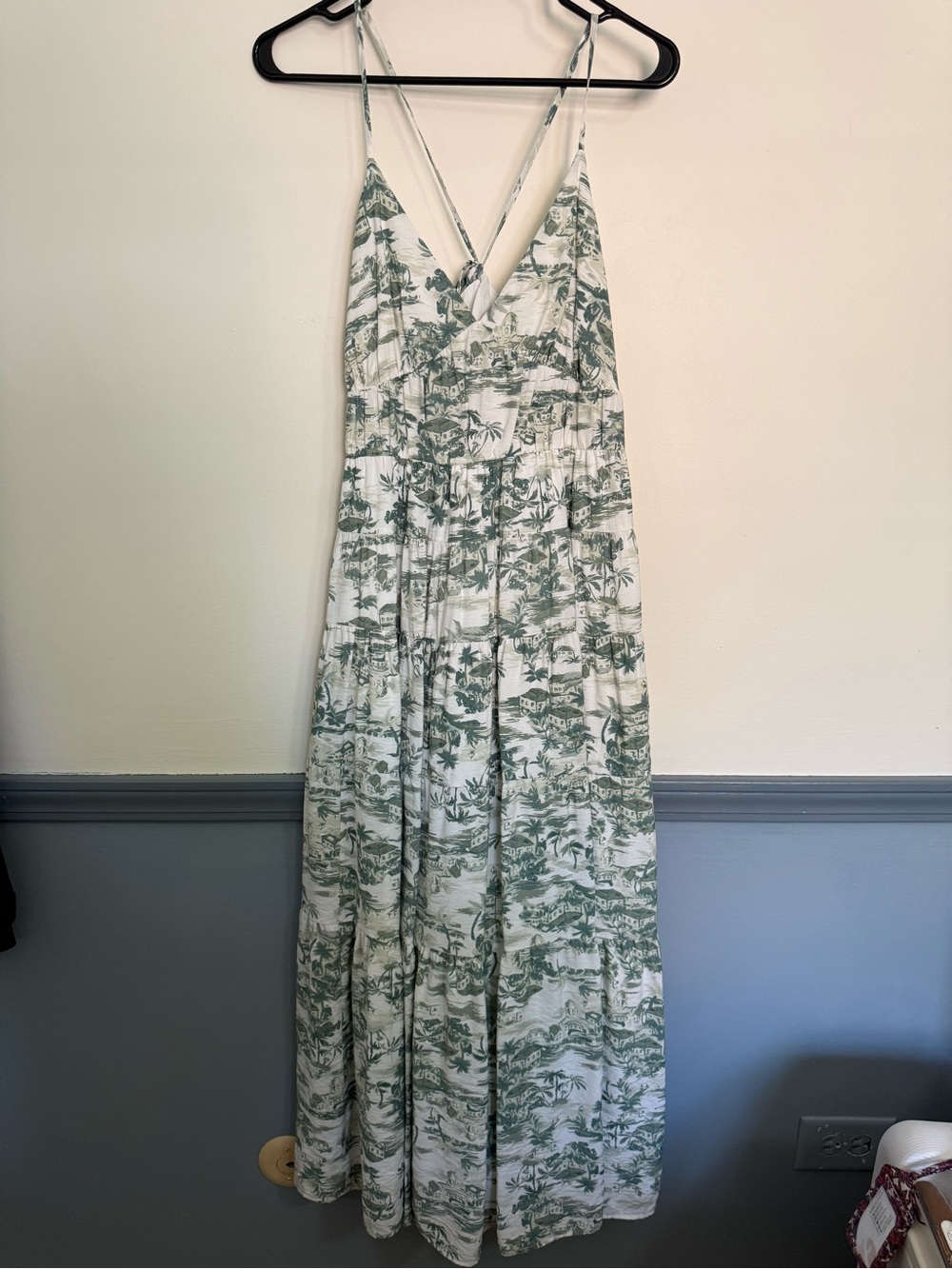 Women’s Green Toile Maxi Dress with Spaghetti Straps